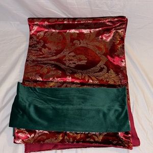 70” Table Runner Red & Green Silky NWT